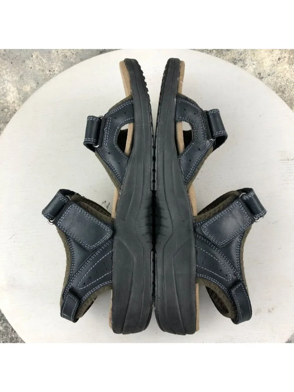 OrthoFeet Men's Size 10D Cambria Black Leather Open Toe Hook & Loop 561 Sandals